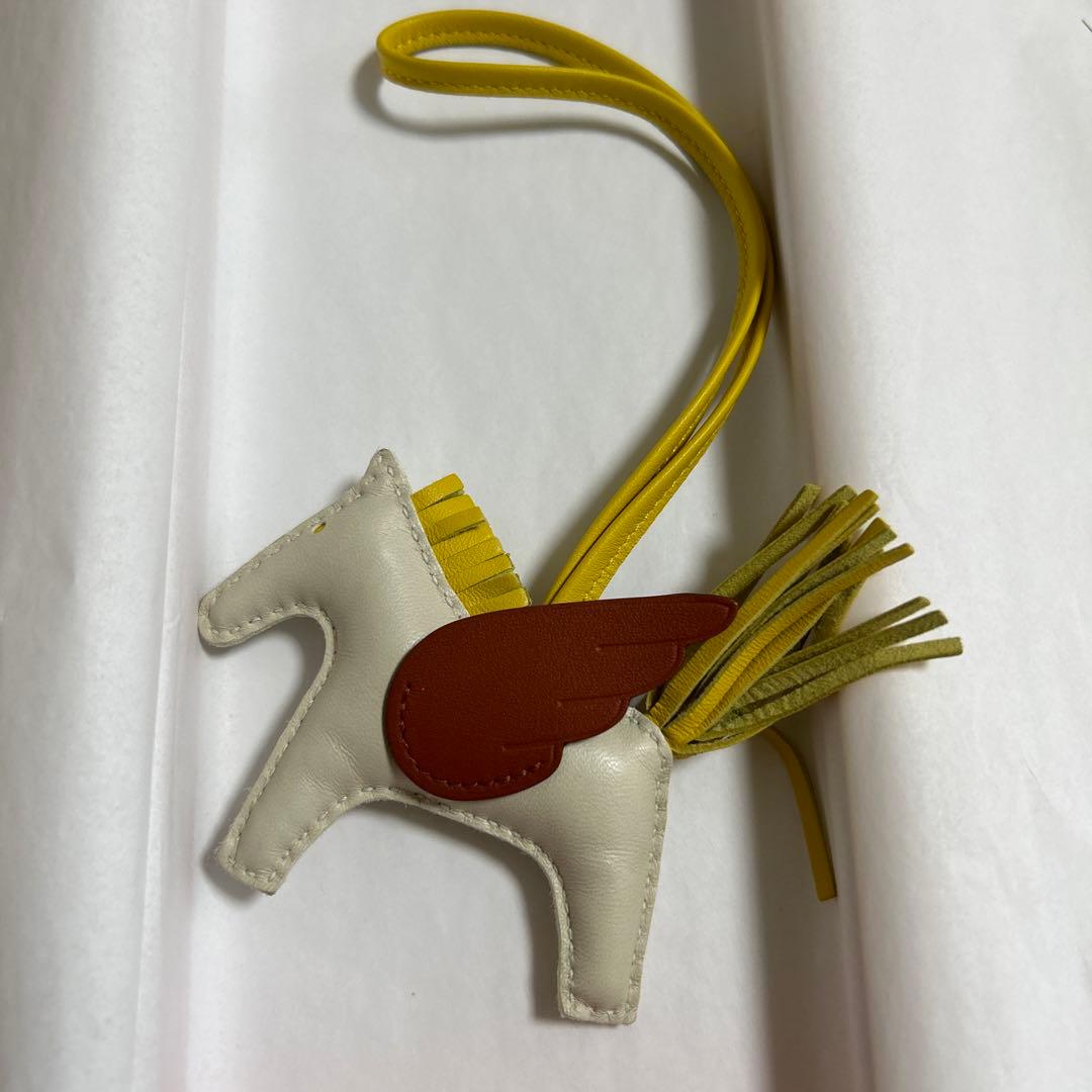 HERMES ペガサスチャーム　PMサイズ