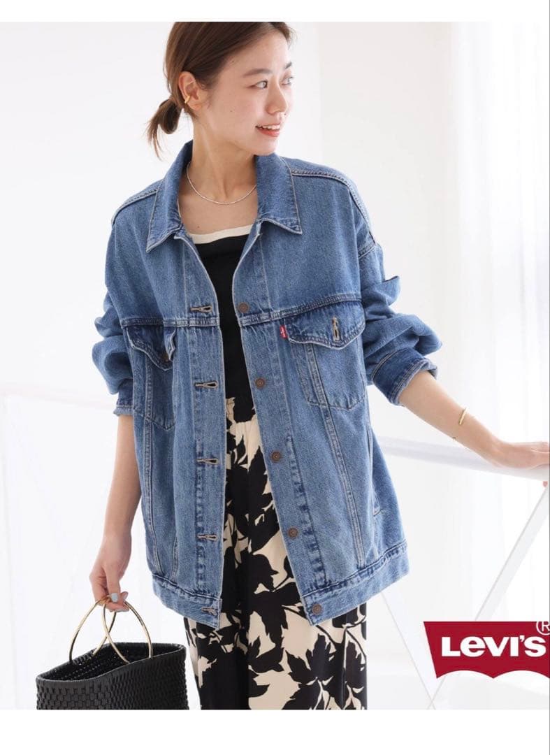 【新品同様美品】リーバイスXL WOMENS TRUCKER：デニムジャケット