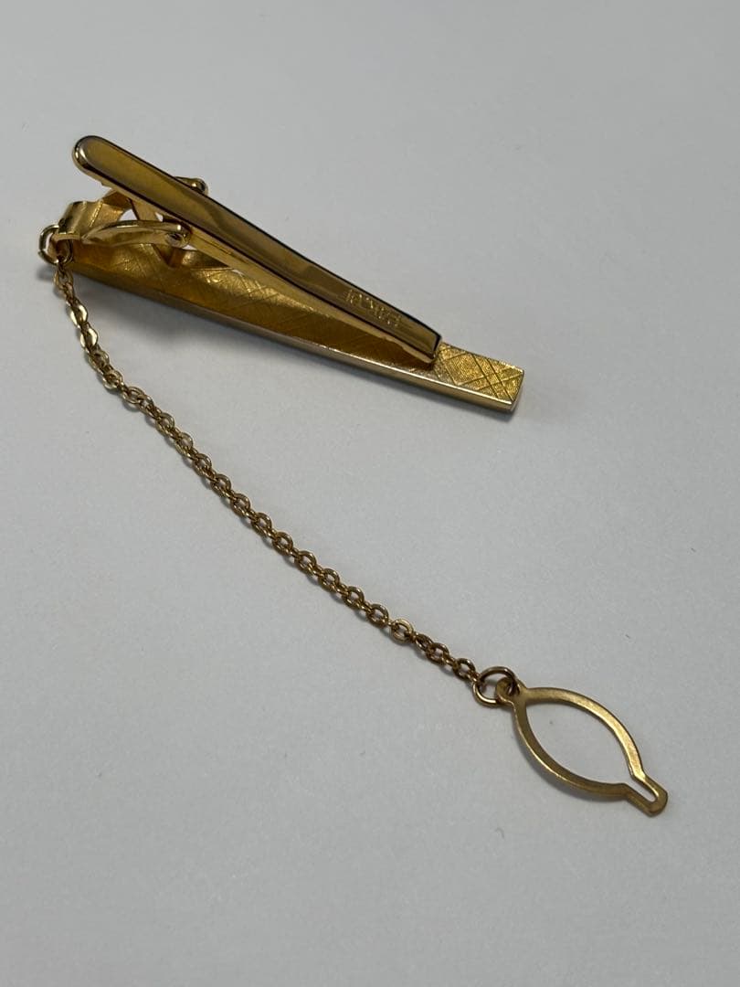 シャネル　24K GFネクタイピン チェーン付き
