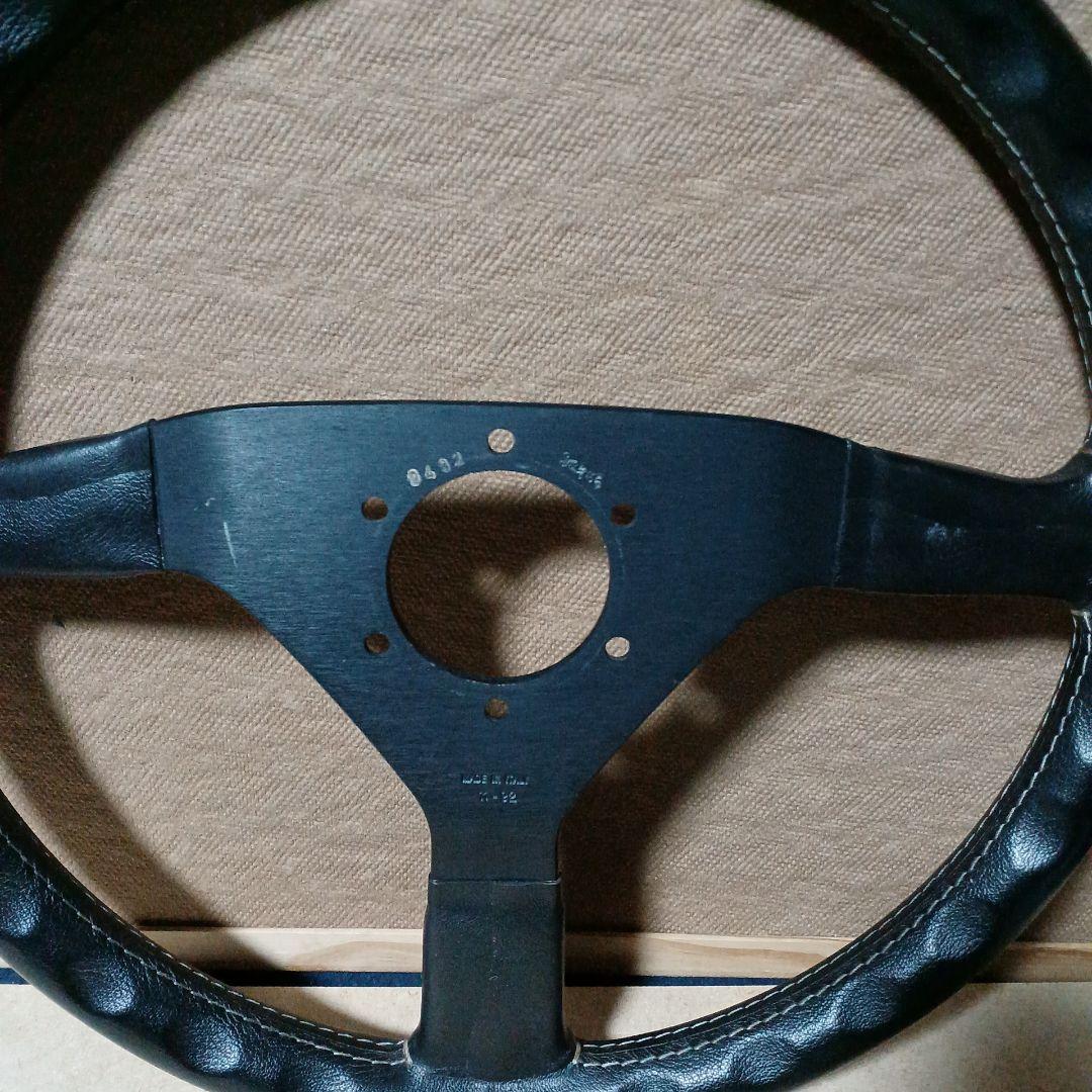 [中古品]　MOMO　ステアリング　(Made　in　Italy)　一種
