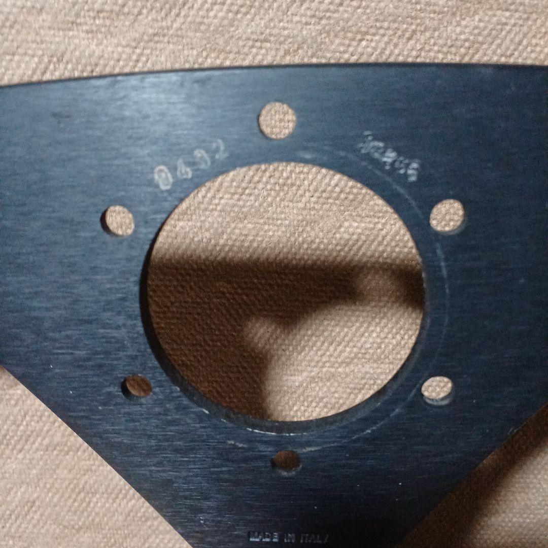 [中古品]　MOMO　ステアリング　(Made　in　Italy)　一種