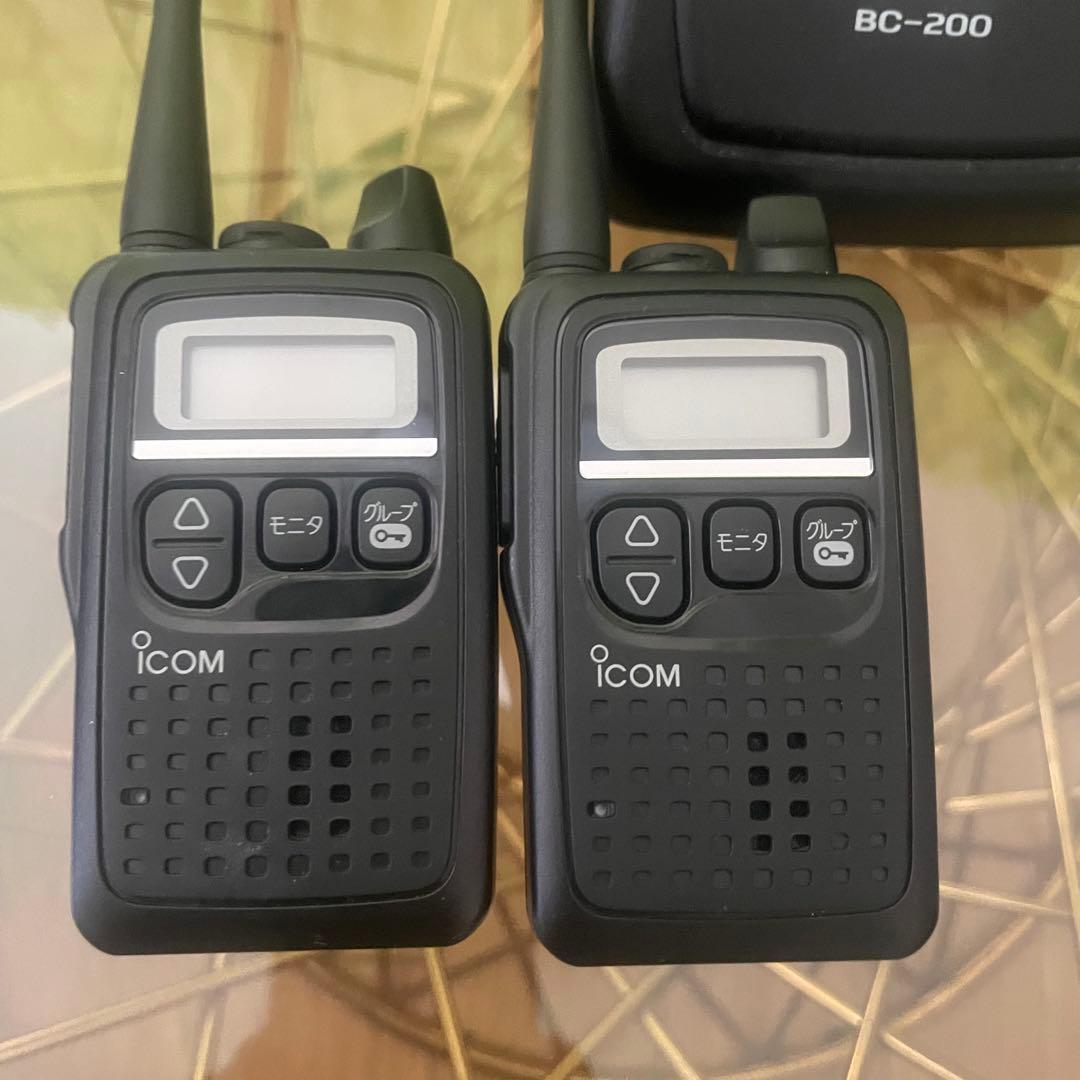iCOM トランシーバー　IC-4300 BC-200充電器セット　バッテリー