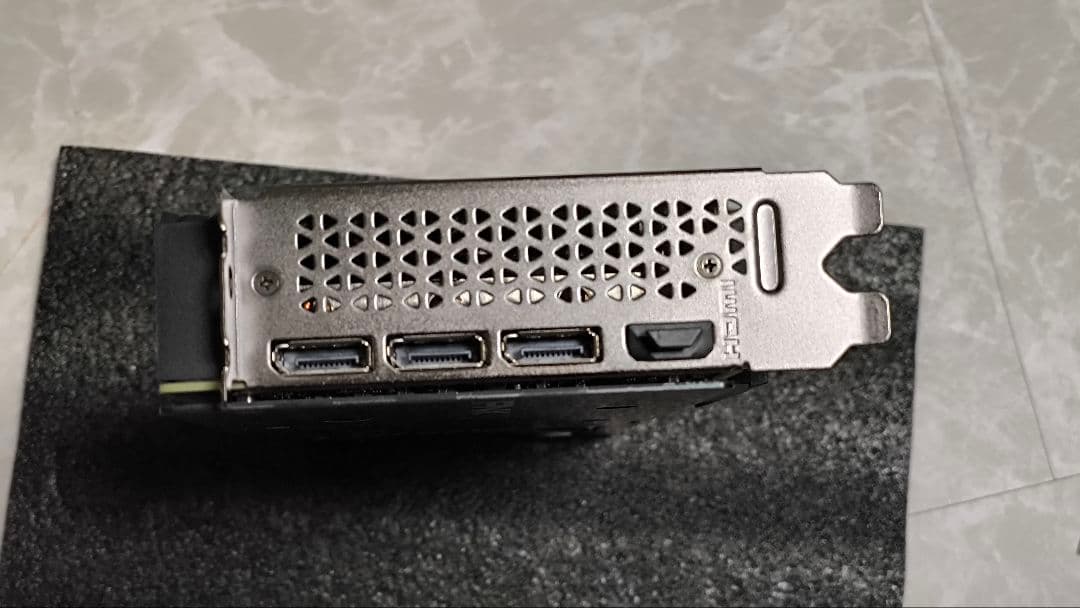 グラフィックボード・グラボ・ビデオカード PNY GeForce RTX 4070 Super Verto OC 12GB