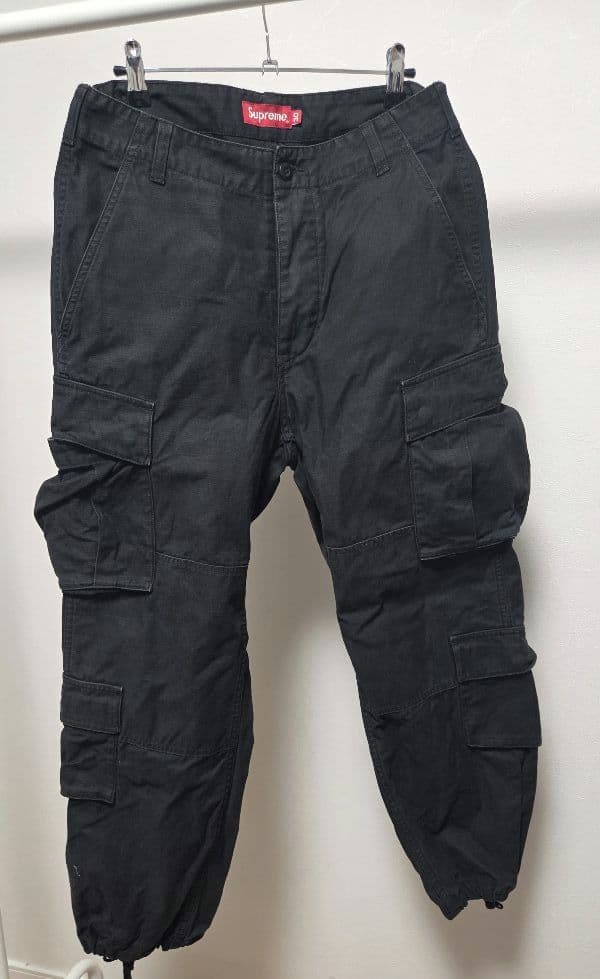 Supreme 黒カーゴパンツ30 22AW