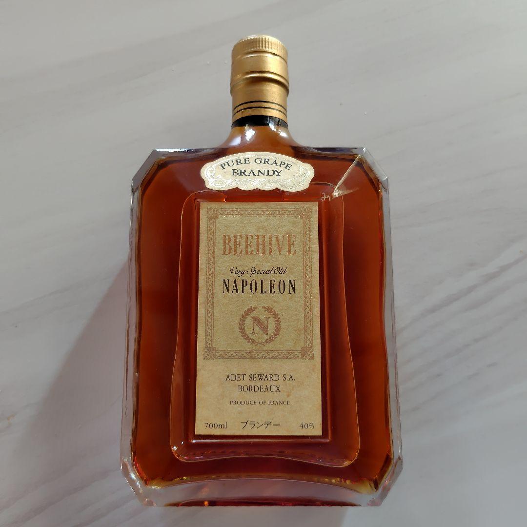 Beehive Napoleon ブランデー 700ml 40度