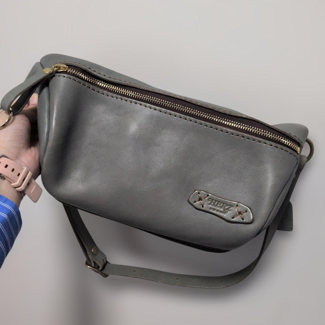 猫*猫様 HERZ　ヘルツ　アイビーグレー　限定　マチ・ボディバッグ(NSB-1