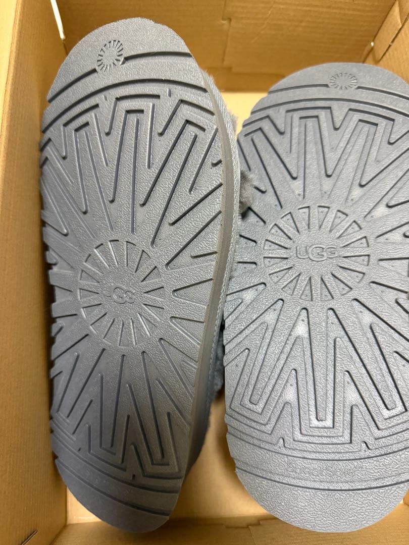 新品未使用UGGディスコクロススライド