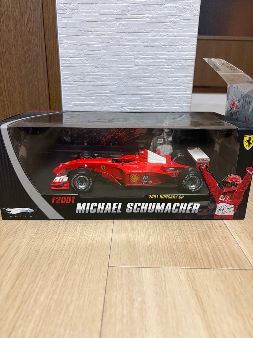新品未開封　マテルエリート1/18F2001Mシューマッハ　マルボロデカール付き