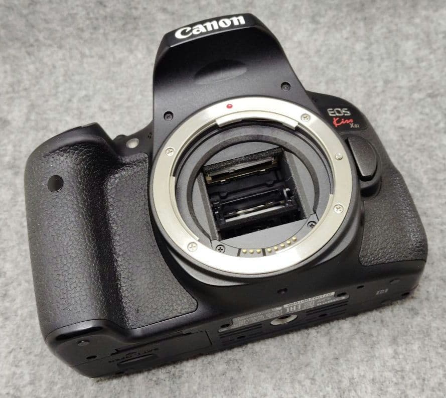 Canon EOS Kiss X８i 標準ズームレンズ付
