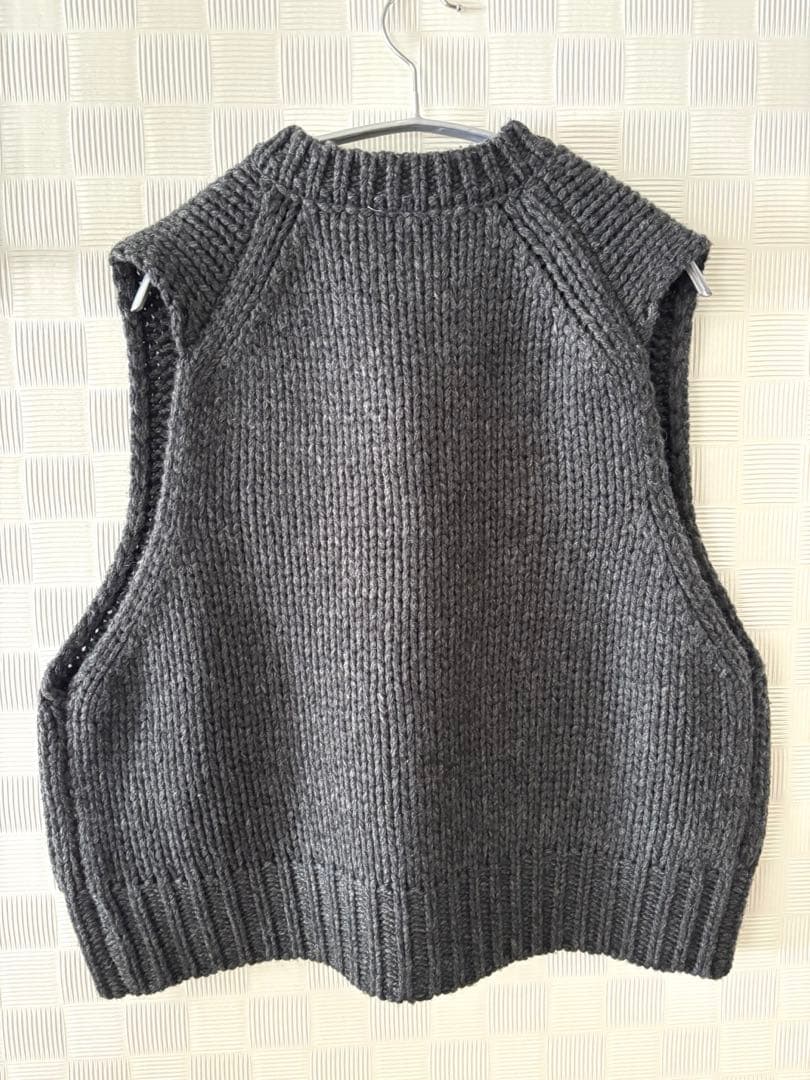 かぐれ　ラムウールボタンニットベスト　チャコールグレー　極美品　お値下げ