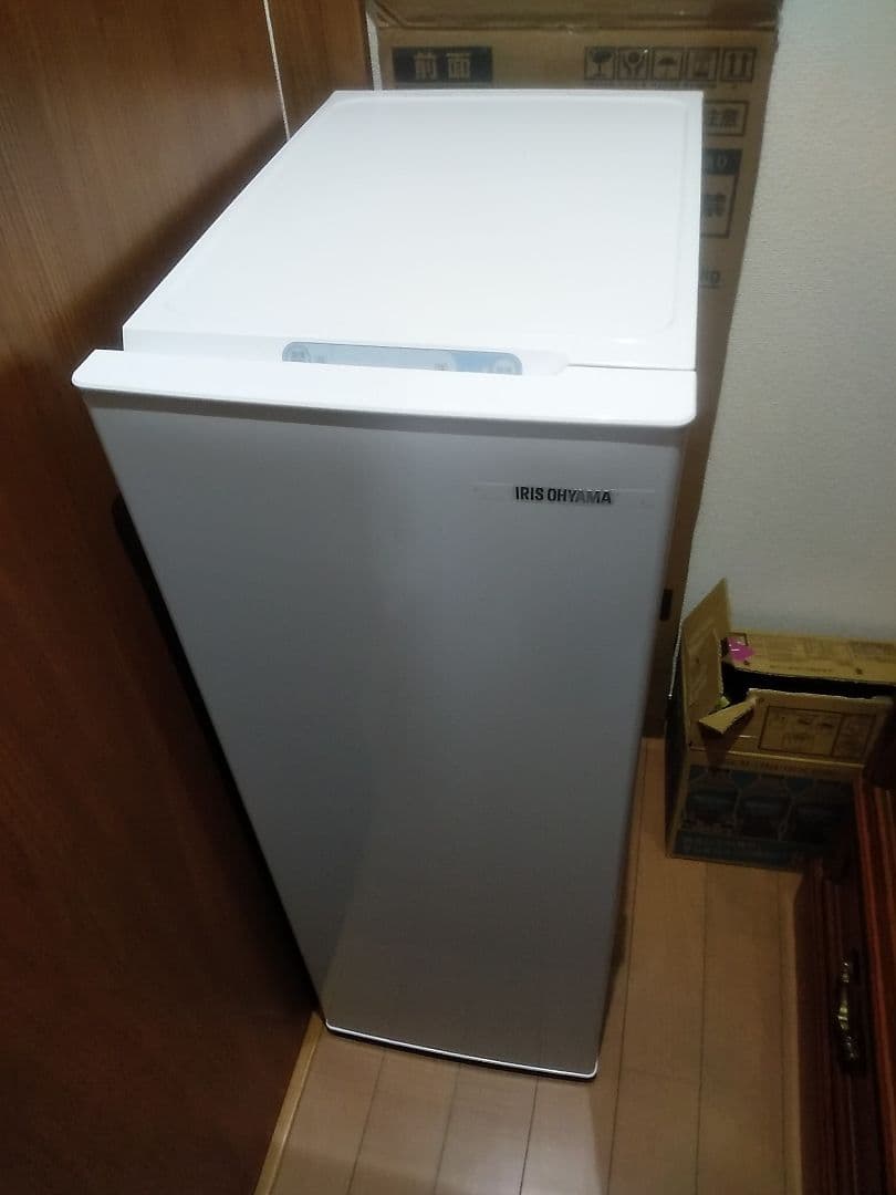 引取限定 アイリス IRIS スリム冷凍庫 80L ホワイト IUSN-8A-W