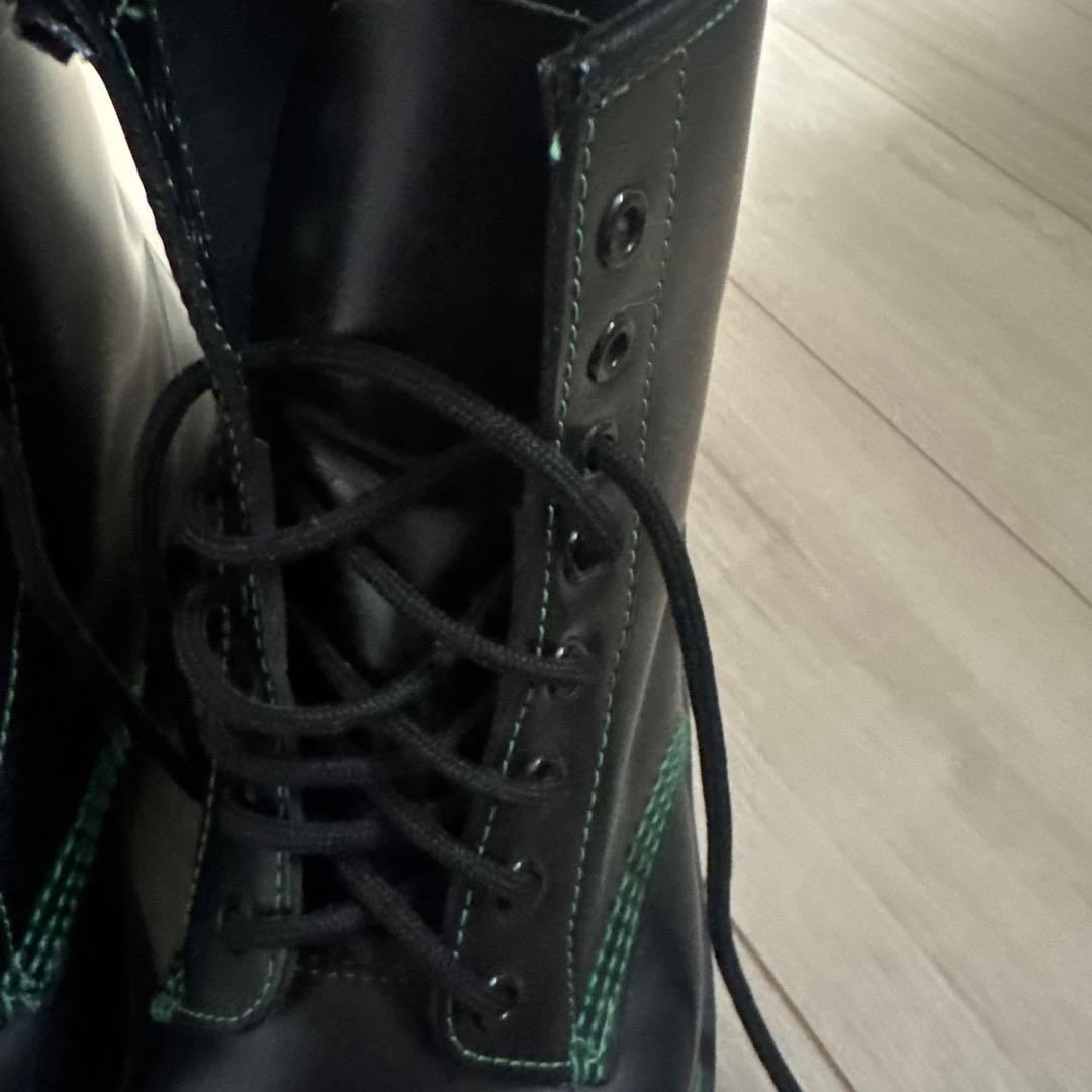 ドクターマーチン　8ホール　グリーンステッチ