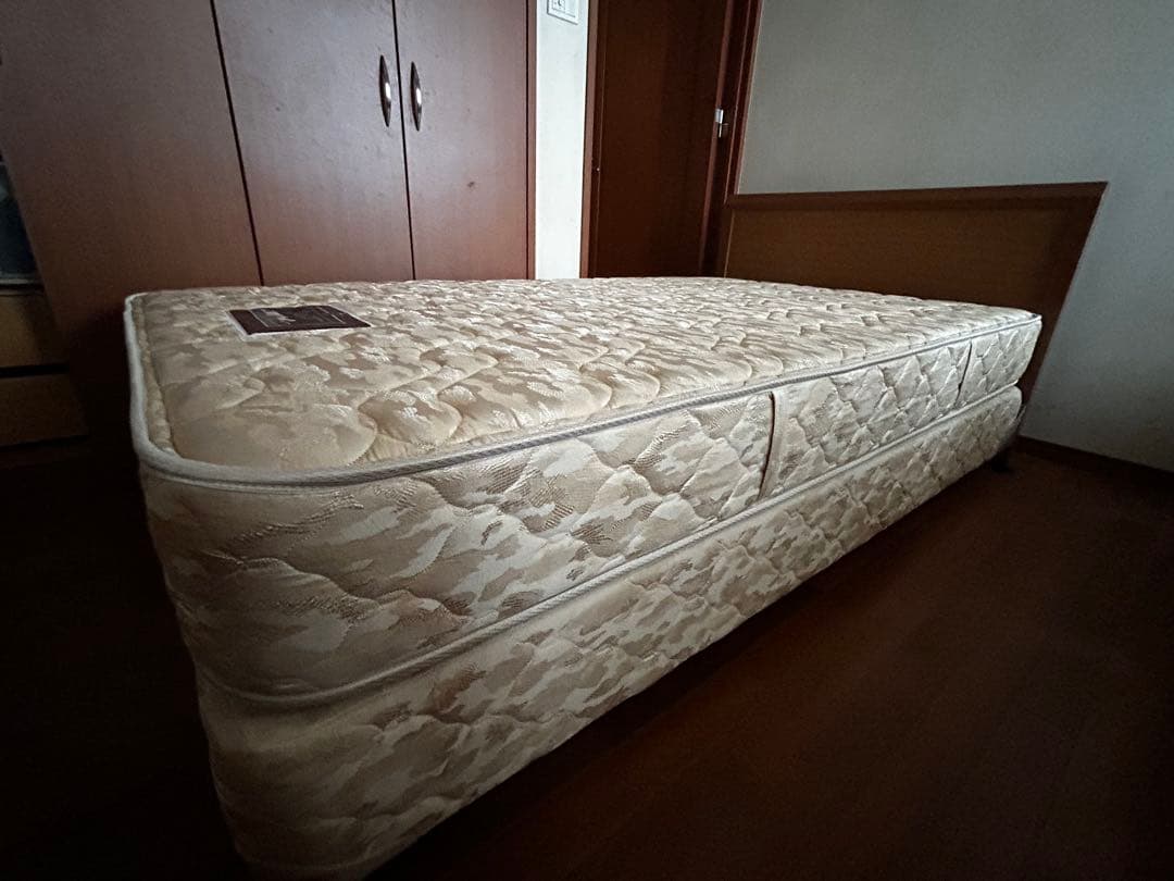 Simmons シモンズ　セミダブル スプリングマットレス ダブルクッション3台