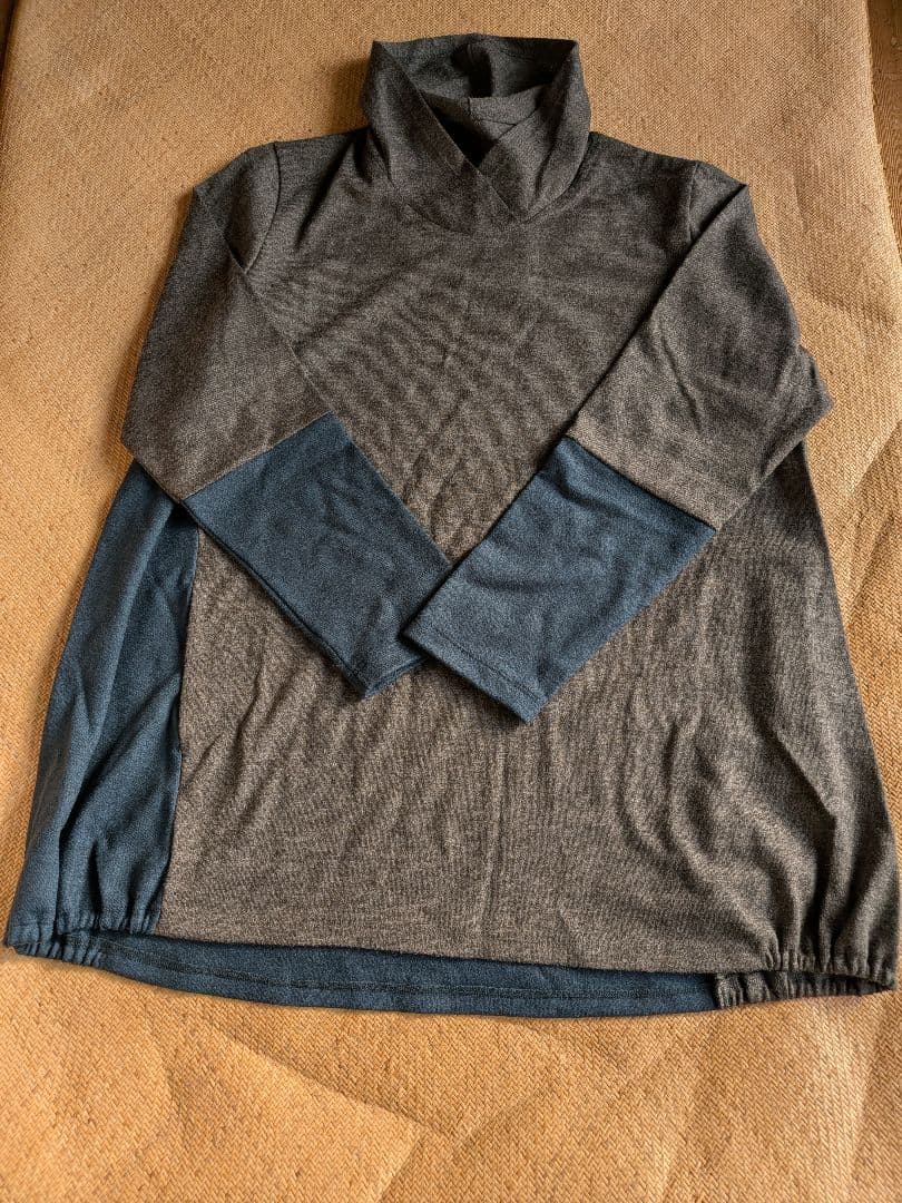 群言堂登美グレーと青のタートルネック長袖チュニック