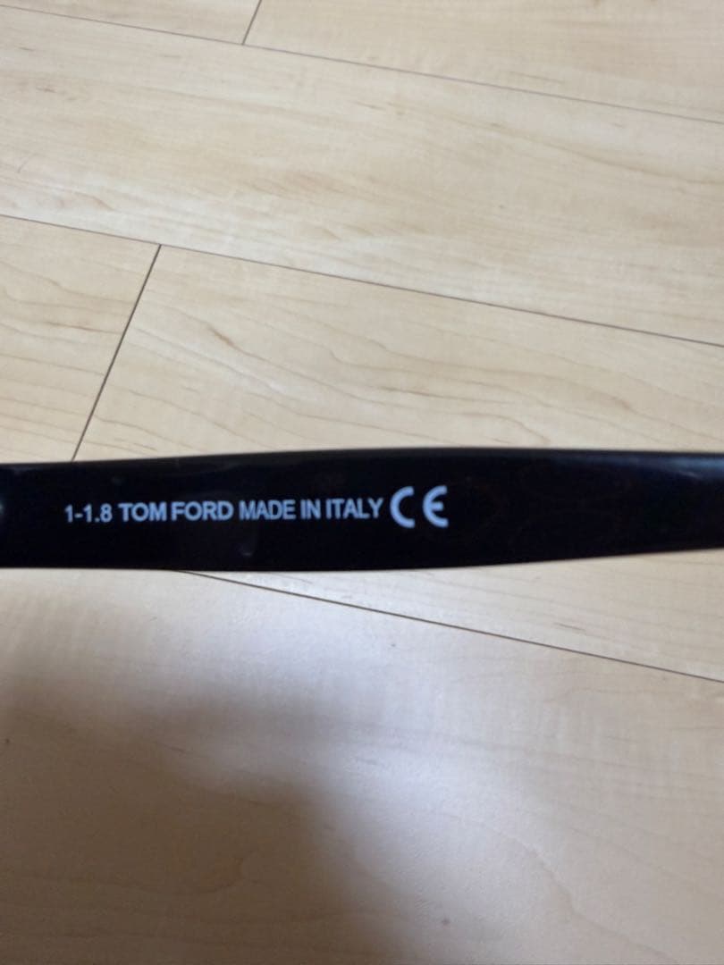 TOM FORD ブラックキャットアイサングラス