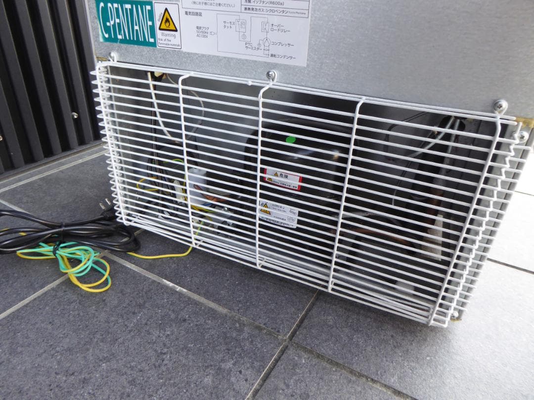 未使用　ヤマダ冷凍庫 138L YRT-C14H1 2021年製