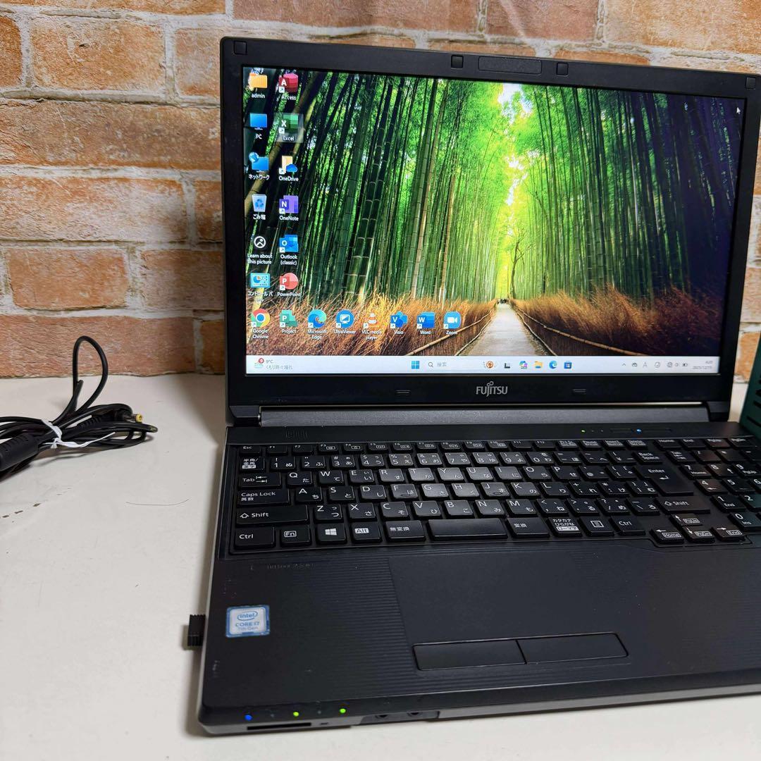 富士通ノートPC Corei7 SSDメモリ8GB Windows11オフィス付
