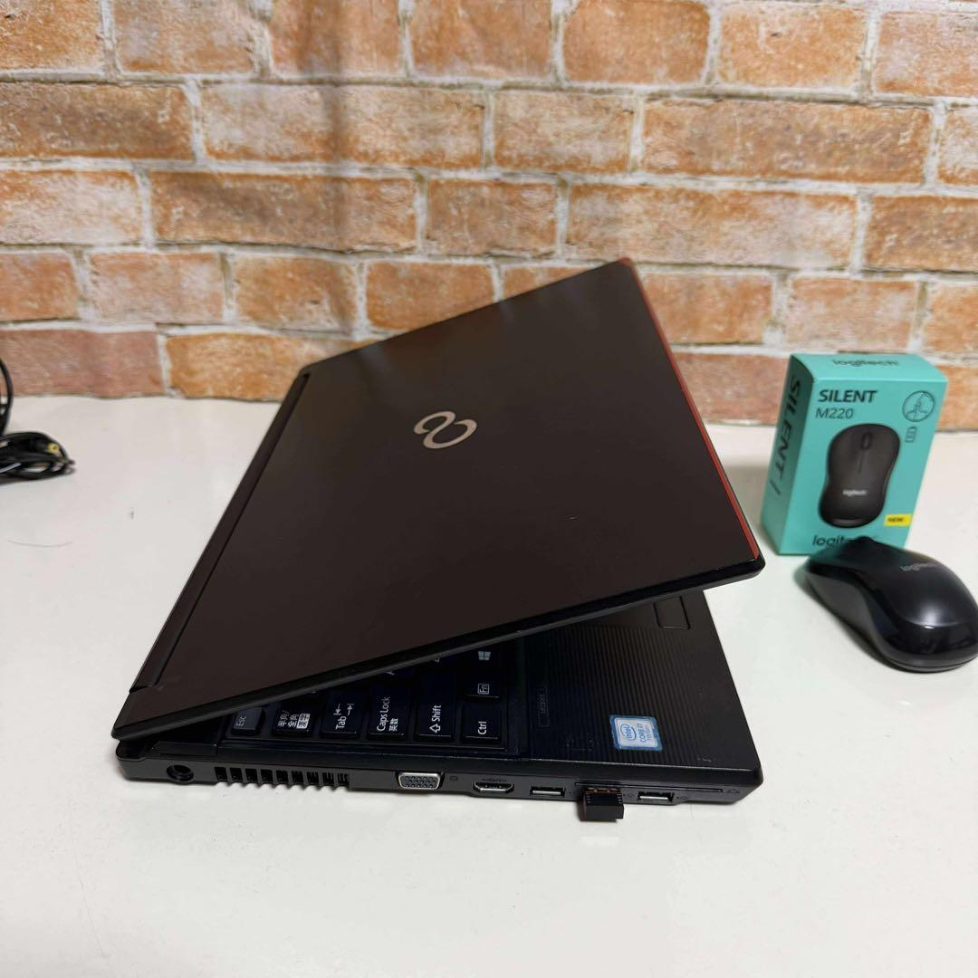 富士通ノートPC Corei7 SSDメモリ8GB Windows11オフィス付