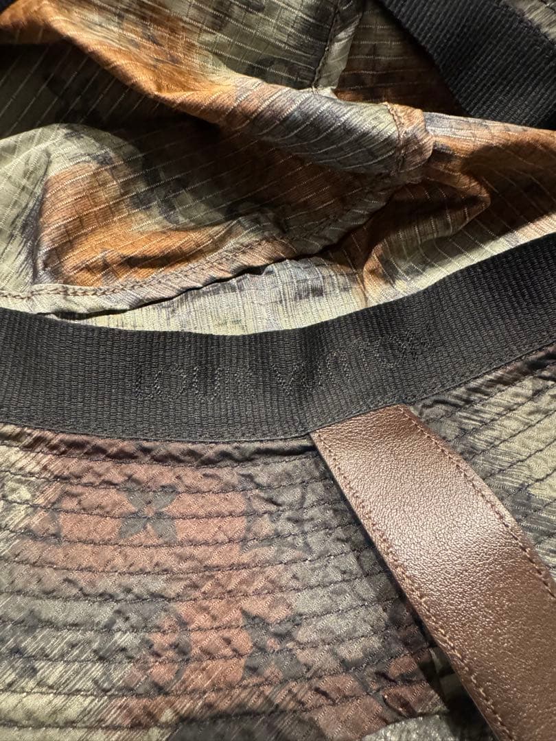 美品 ルイヴィトンボネ・イカットMP2725 バケハ　カモフラ