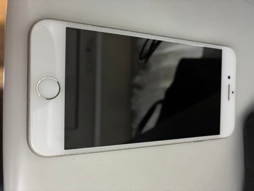 N*.様 Apple iPhone 8 シルバー　64GB