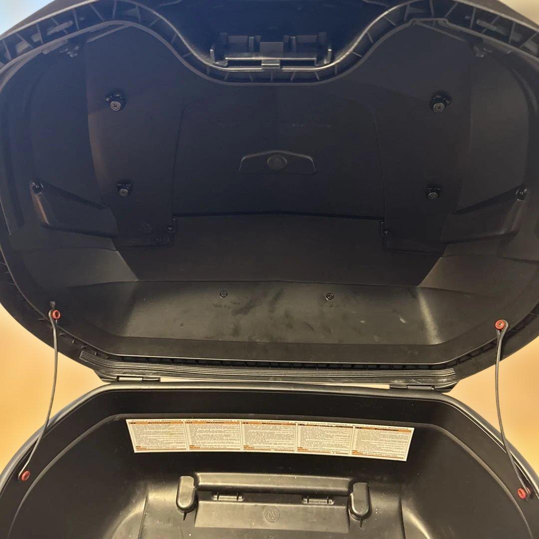 美品　GIVI BLADE リアボックス　モノロック　ジビ　47L