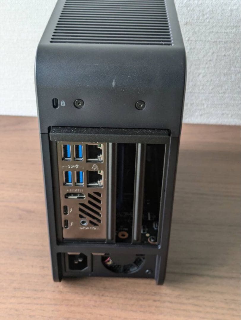 NUC9Extreme9i9QNX +E-2286Mメイン基板ジャンク