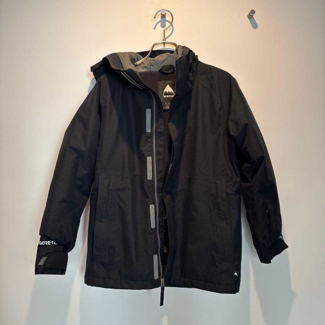 《美品》BURTON 子ども用 スノボーウェア 黒Sサイズ（130-140）