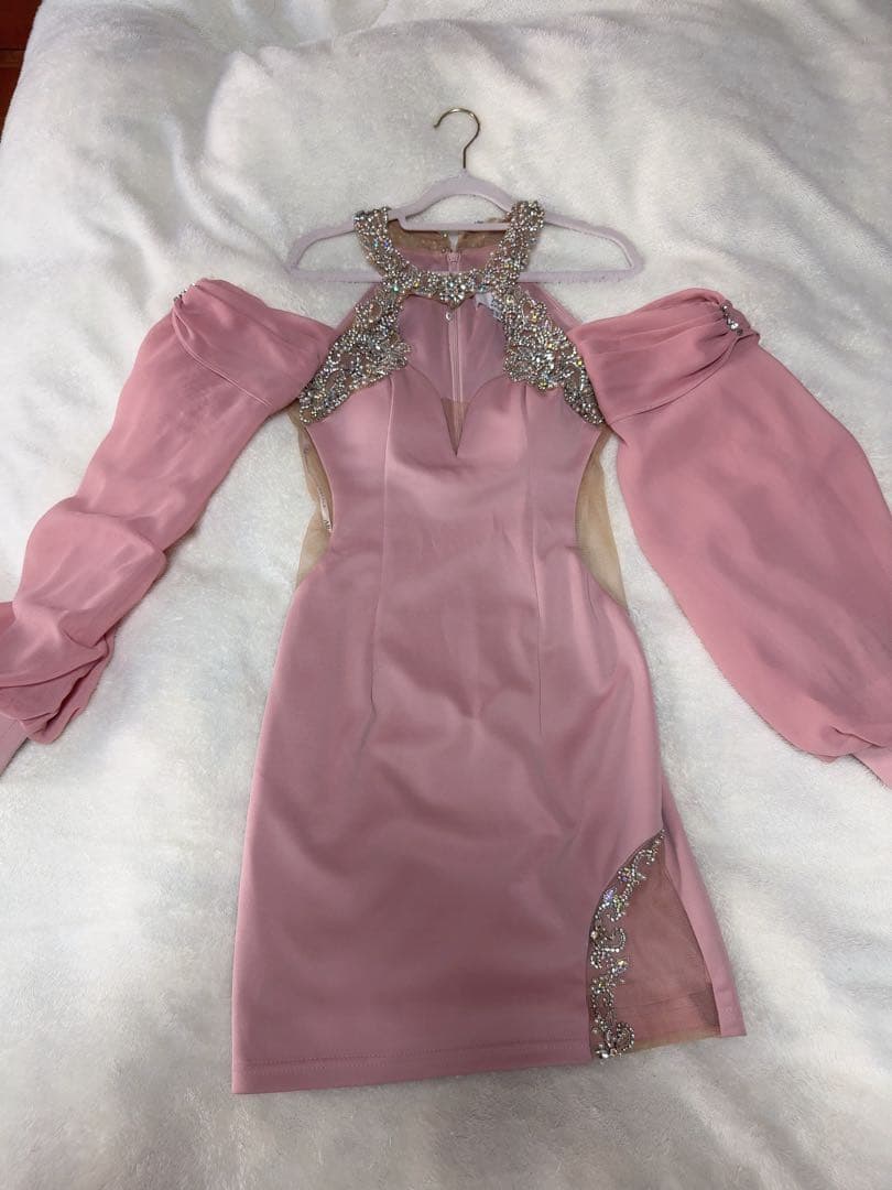 Angel R ビジュー付き長袖ピンクドレス バルーンスリーブ