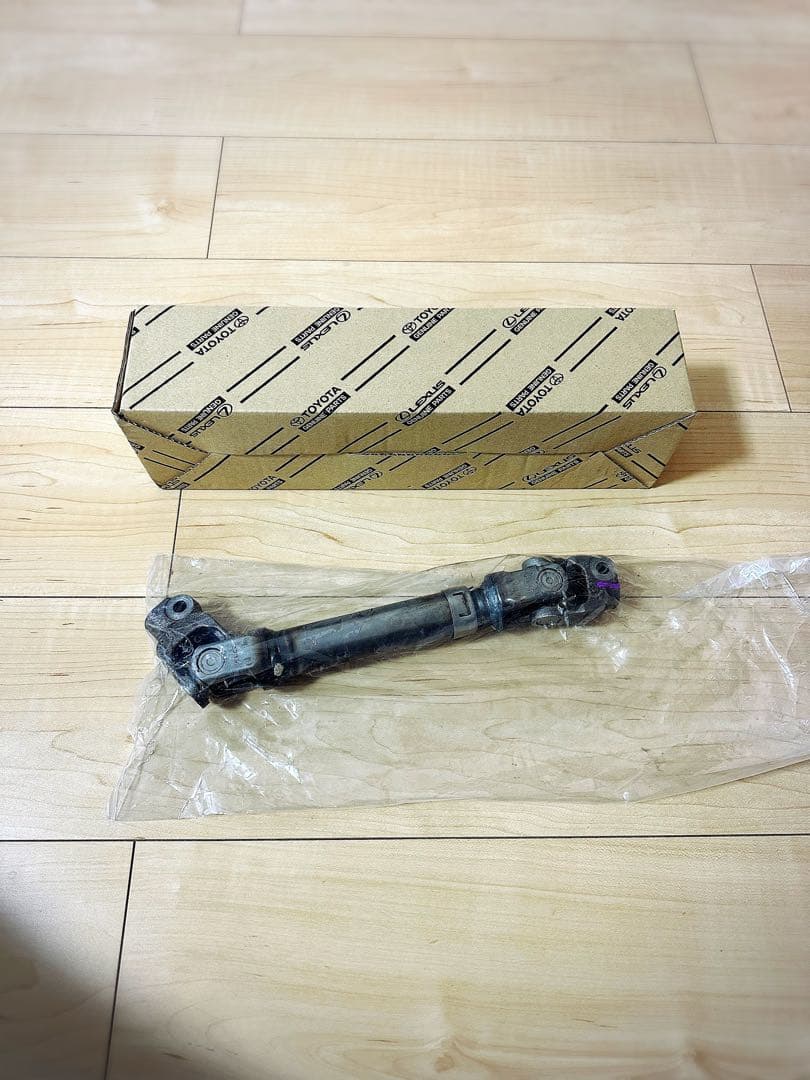 30プリウス インタミシャフト　純正　ステアリングシャフト