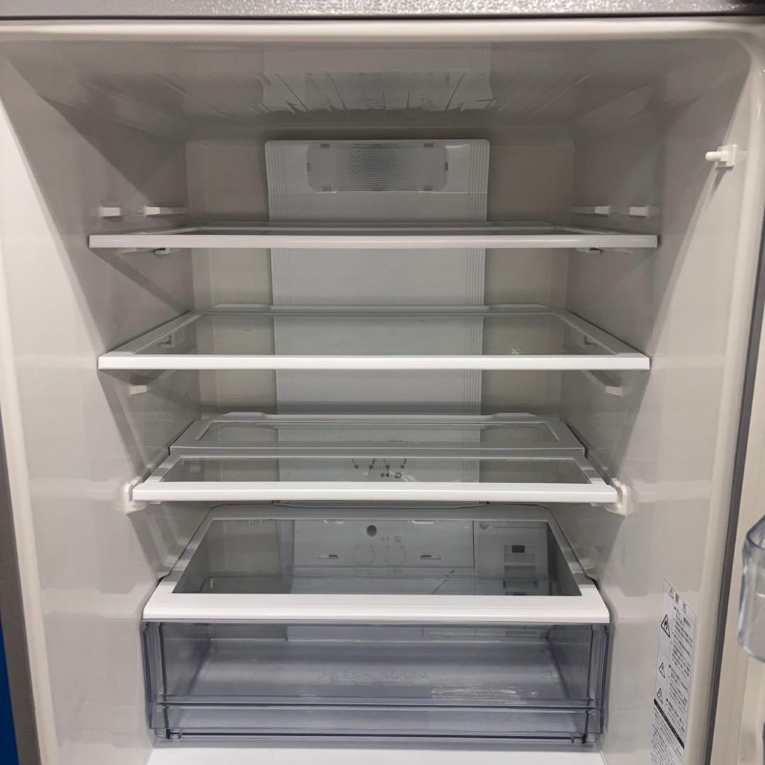 657 4ドア　関東　真ん中野菜室　大型冷蔵庫　ファミリー向　300L〜400L