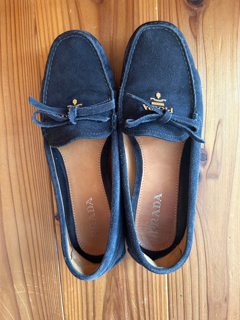 PRADA ネイビー スエード ローファー