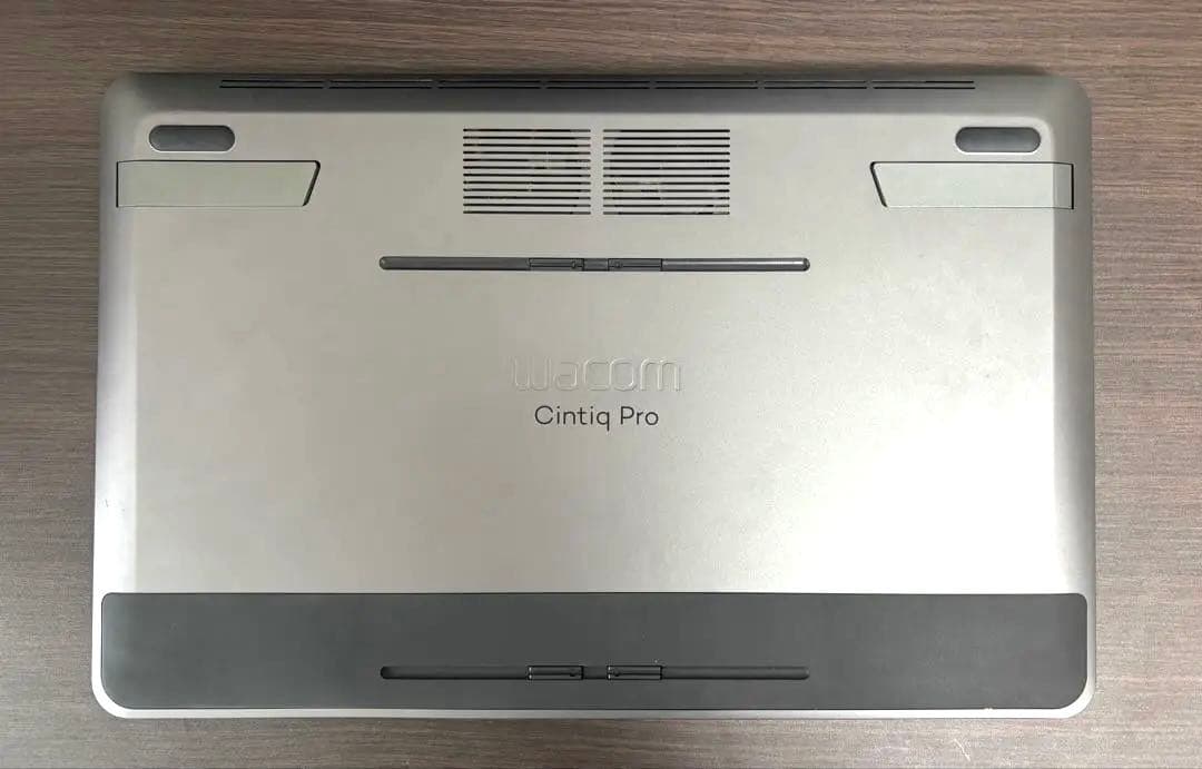 液タブ・ペンタブ Wacom Cintiq Pro 16 (DTH-1620/AK0)
