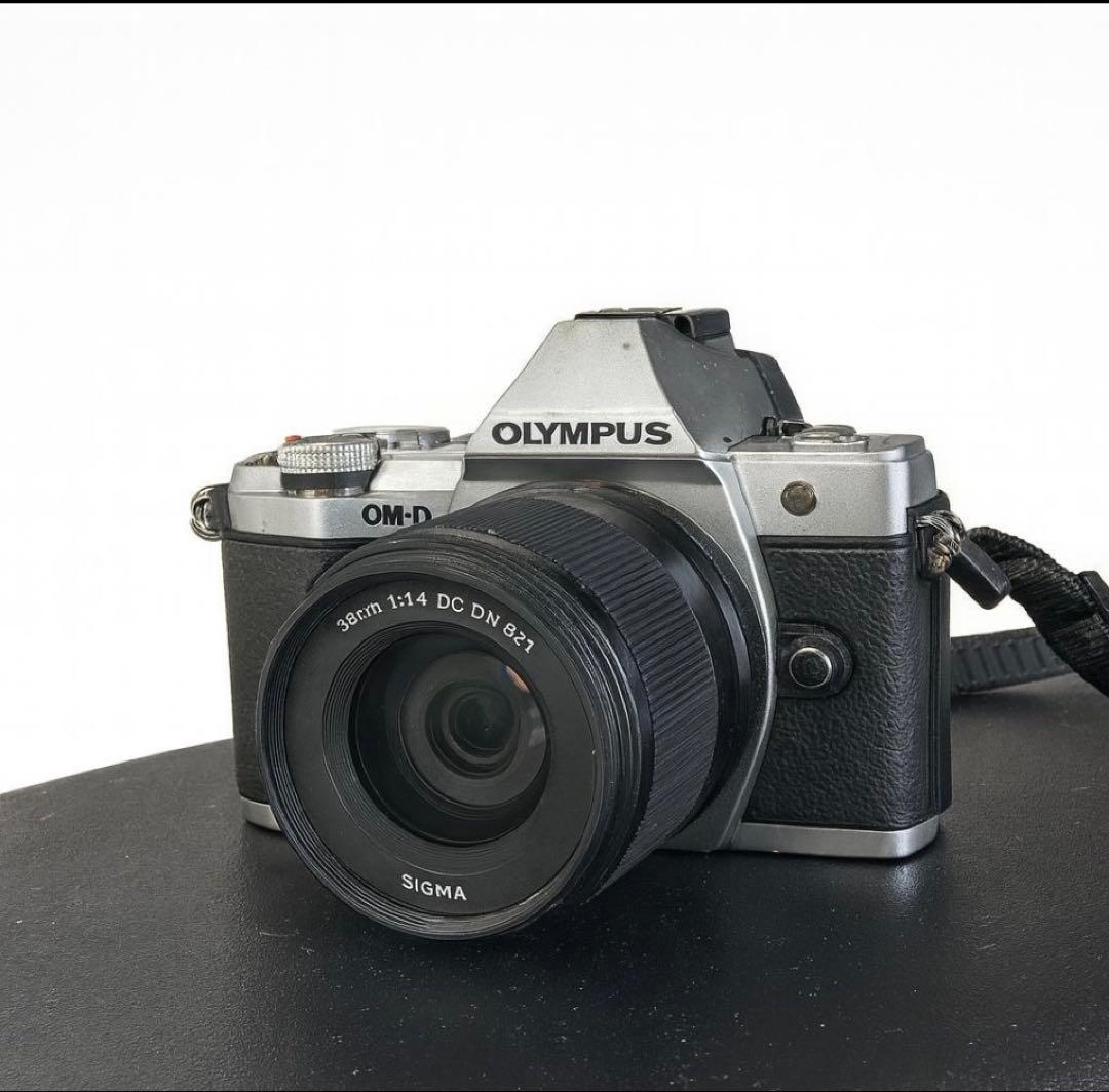 お得マクロレンズ付きオリンパスOM-D E-M10 マーク2 キット一式
