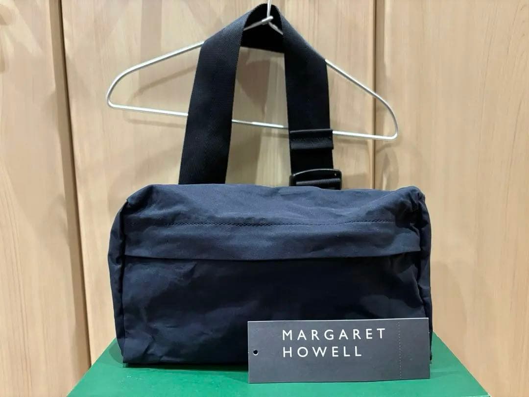 ほぼ未使用 マーガレットハウエル ボディバッグ ネイビー　プライスタグあり