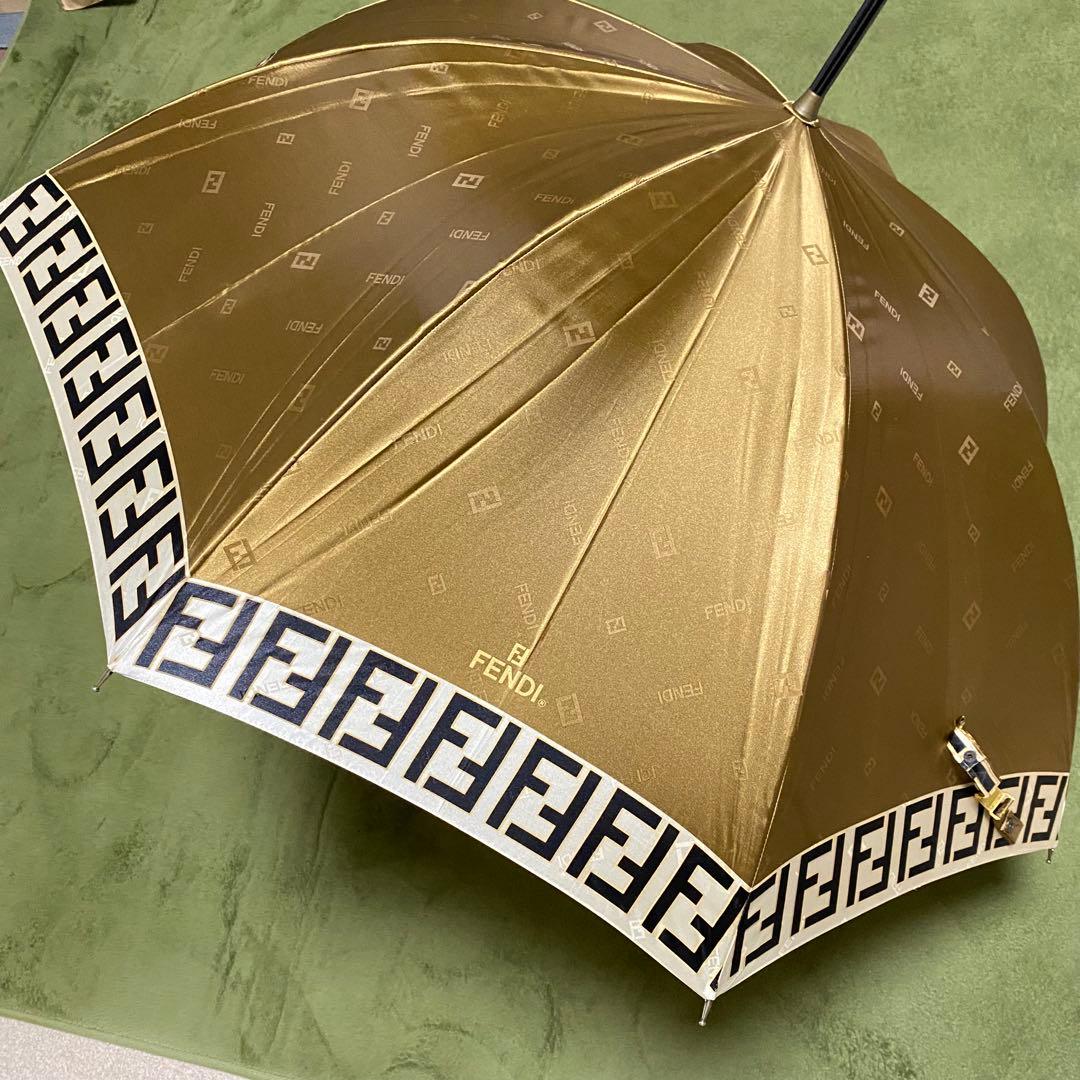 超美品 フェンディ 長傘 ズッカ柄 FF イタリア製　雨傘 雨の日が待ち遠しい！