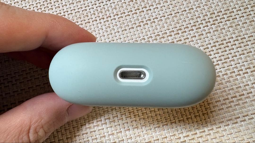 AirPods pro第一世代　Lightning端子モデル