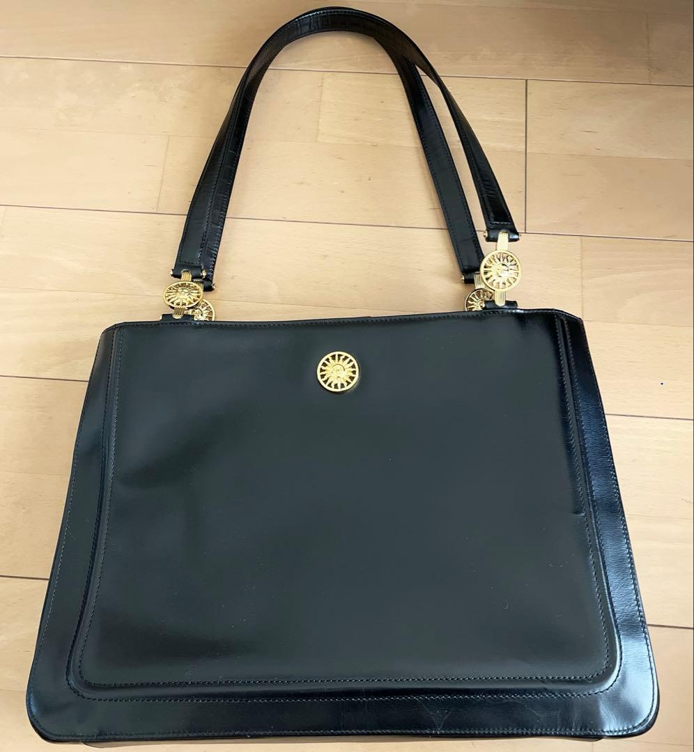 ア*キ様 ヴェルサーチ　A4サイズ　バッグ　黒　ブラック　牛革