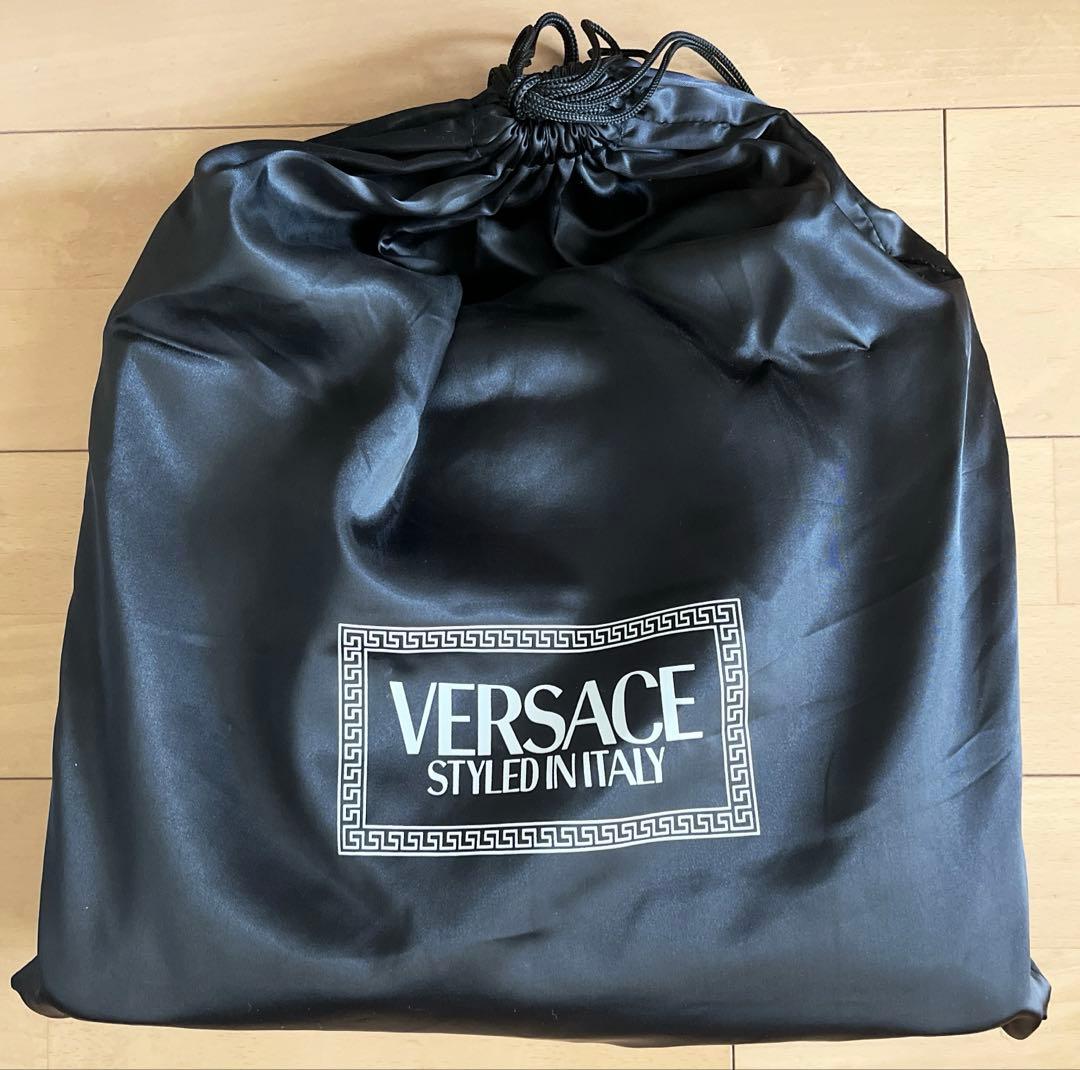 ア*キ様 ヴェルサーチ　A4サイズ　バッグ　黒　ブラック　牛革