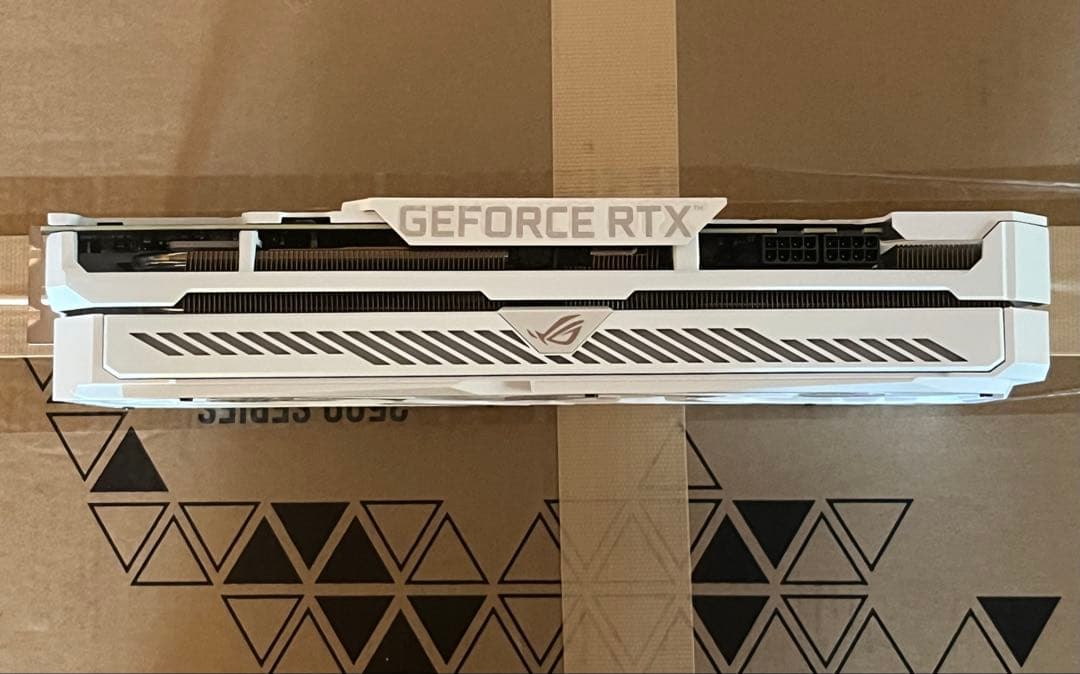 【週末割引】ROG STRIX RTX3070 WHITE V2 LHR美品