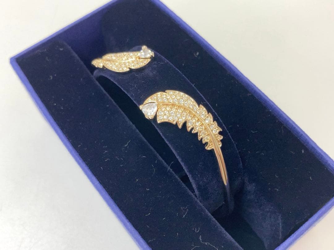 SWAROVSKI NICE羽根モチーフ　バングル