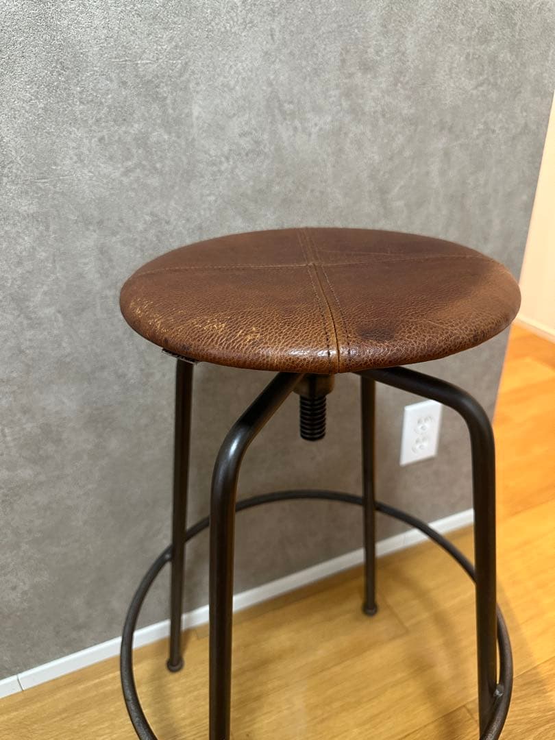 TRUCK FURNITURE レザースツール 本革 アイアン　最終値下げです