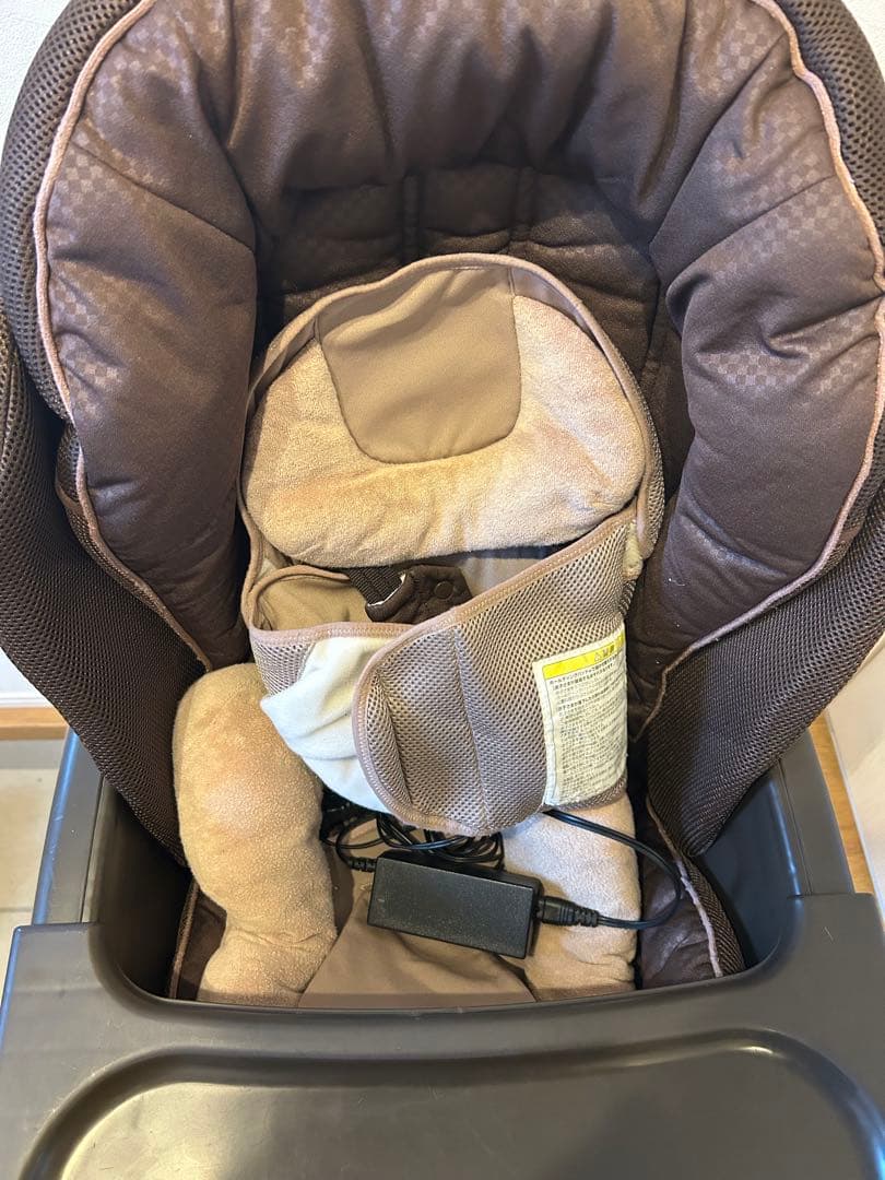 ユラリズム　オートプラスDX　ハイローチェア　アップリカ　電動