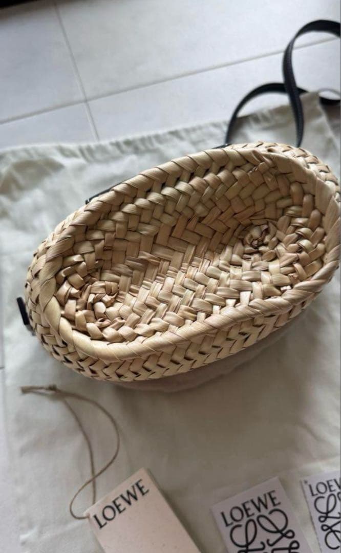 LOEWE ドローストリングバケットバッグ