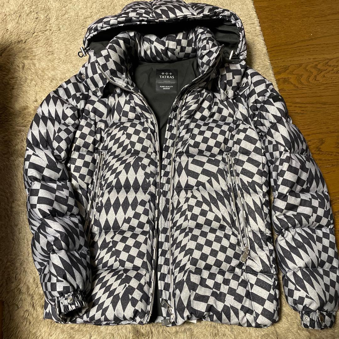 タトラスダウンRライン　グラフィック柄