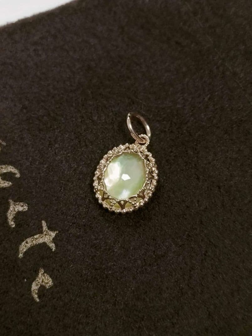 【新品】アガット K10 チャーム レモンクォーツ シェル 白蝶貝 クォーツ