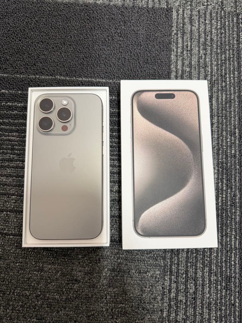 256GB Apple iPhone 15 Pro シルバー 本体