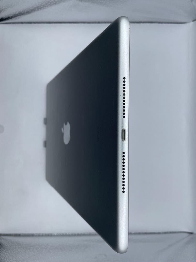 iPad 7世代 32GB 本体　バッテリー81%