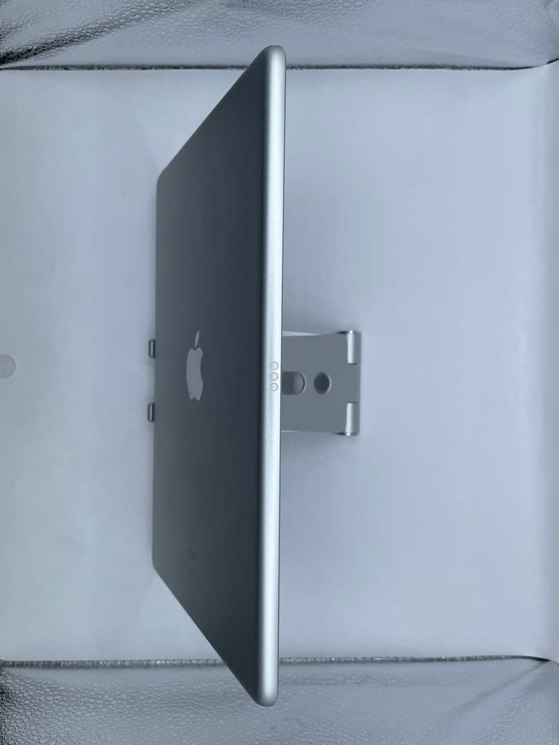 iPad 7世代 32GB 本体　バッテリー81%