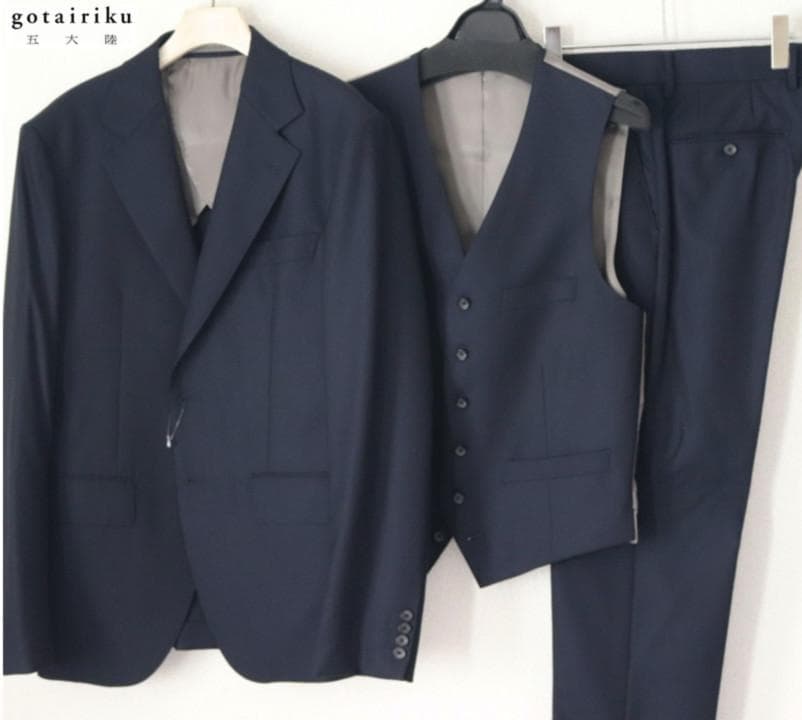 新品訳【GOTAIRIKU】秋冬 毛100％ 3ピーススーツ 紺 M(w80)