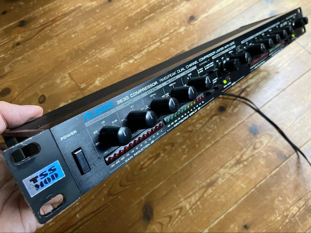● Alesis 3630 Compressor 改造品 名機